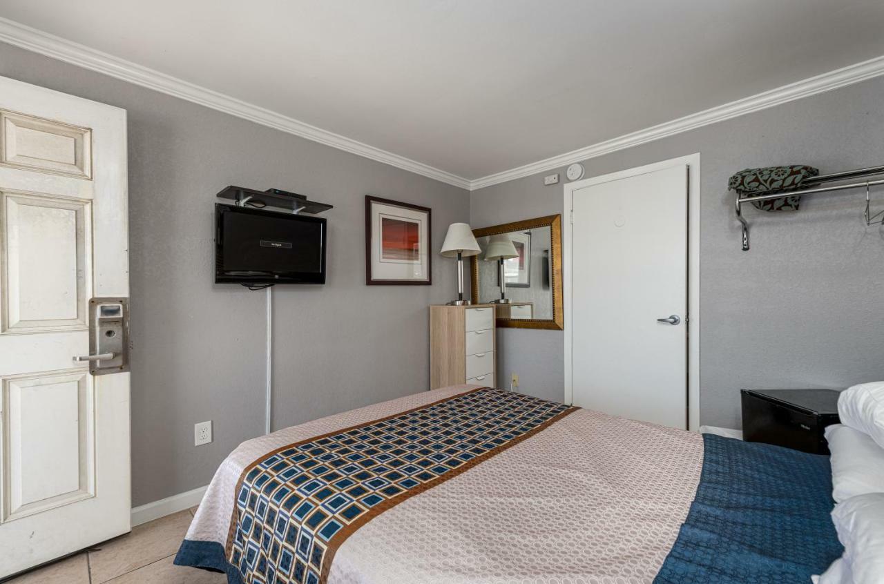 Boardwalk Hotel Charlee & Apartments Beach Hotel Oceanfront Seaside Heights Εξωτερικό φωτογραφία