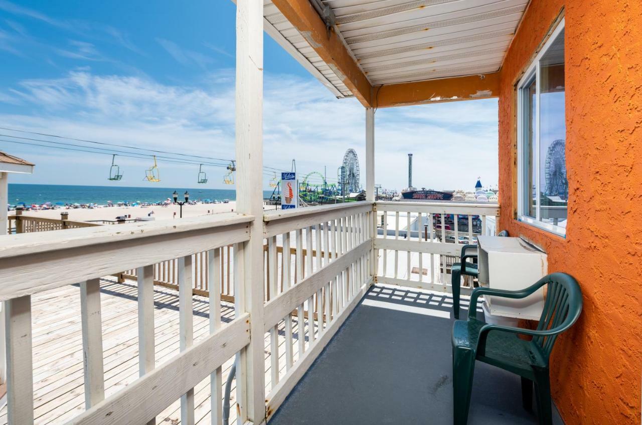 Boardwalk Hotel Charlee & Apartments Beach Hotel Oceanfront Seaside Heights Εξωτερικό φωτογραφία